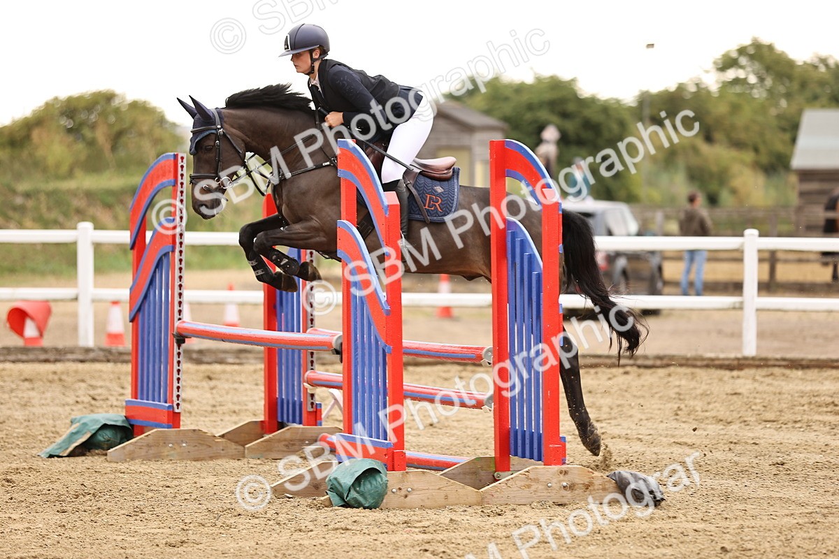 SBM_024382 - Class 8 - Clear Round