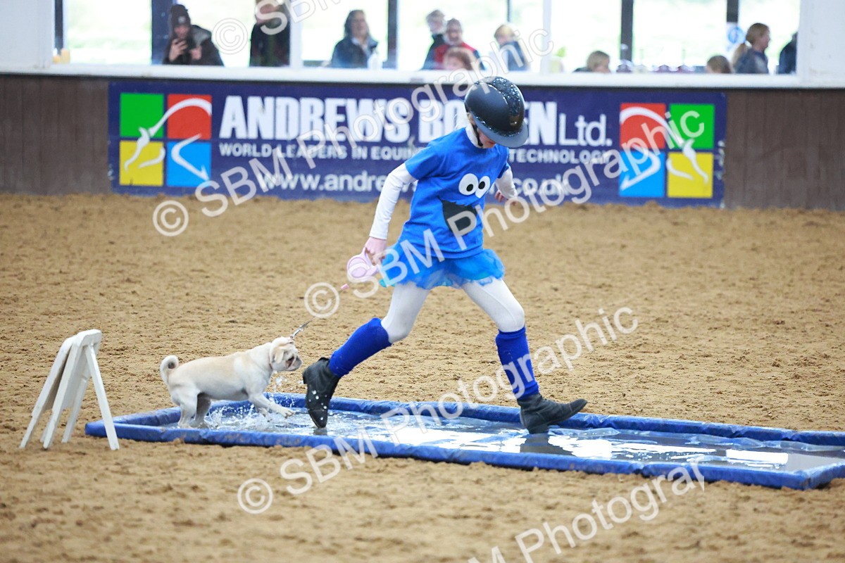 SBM_002150 - Class 3 - Horse & Hound (60cm)