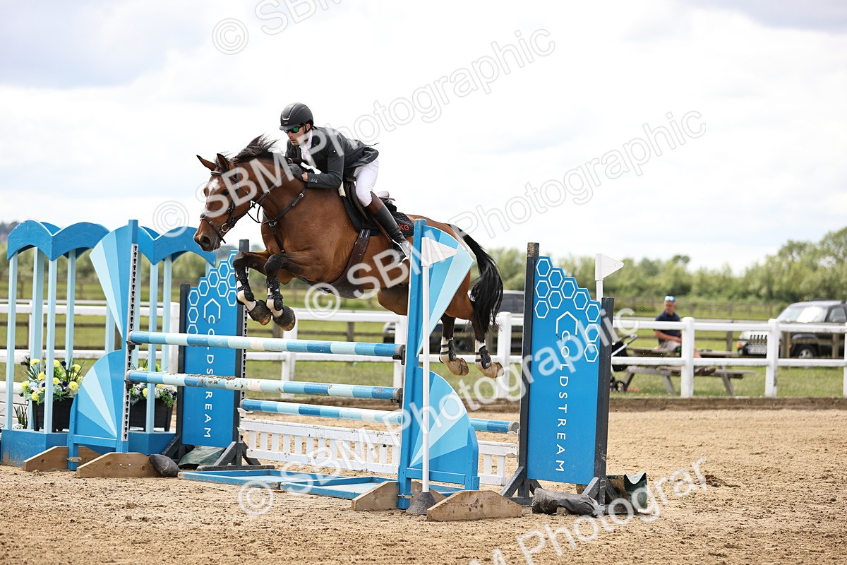 SBM_003076 - Class 11 - Senior Newcomers - 1.10m