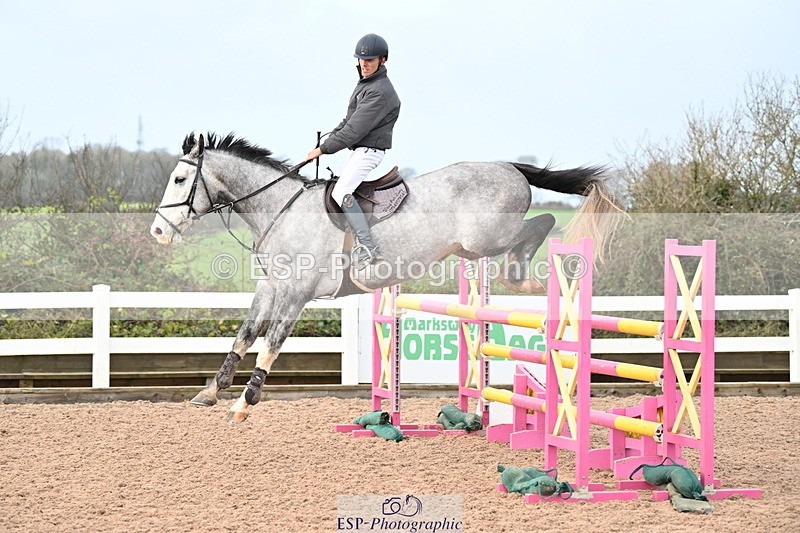 231209A-120213-01697 - Cls 12 Newcomers & 1.10m Open