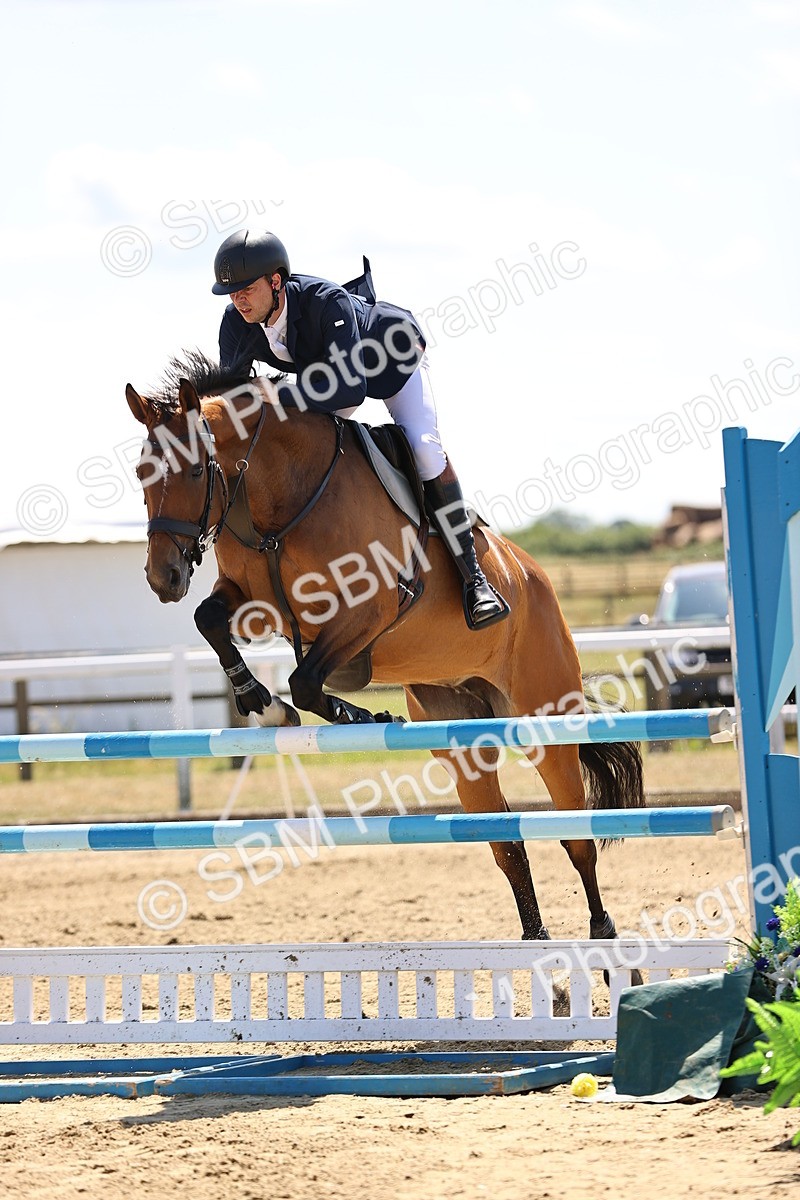 SBM_014827 - Class 15 - Senior Newcomers - 1.10m Open