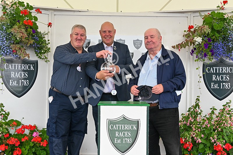 280824-Race 3-Too Much Too Young-4781 - Race 3