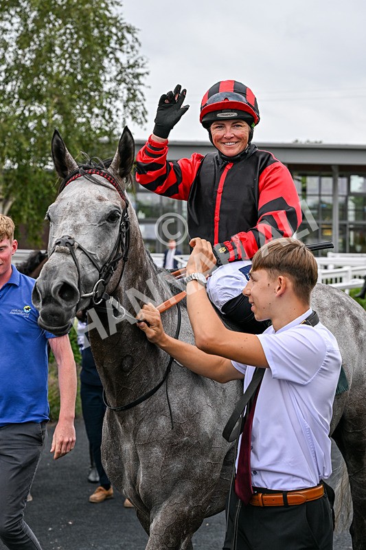 170826-Race 1-Stellarmasterpiece-8933 - Race 1 14.15pm Download The Raceday Ready App Amateur Jockeys' Handicap
