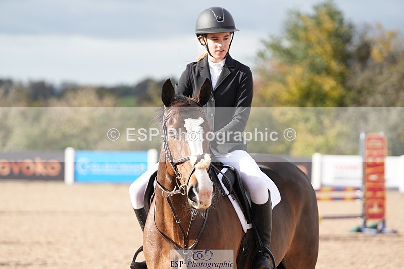 251026-122929-02379 - Cls 4 Pony Winter Novice + 80cm Open