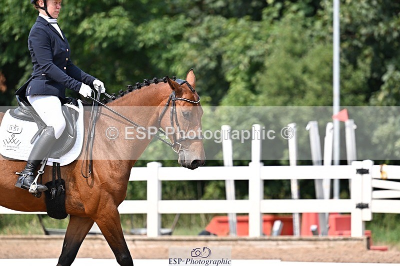 250816-140147-05246 - 151-Shona.MclauchlanLuca.Me.Go