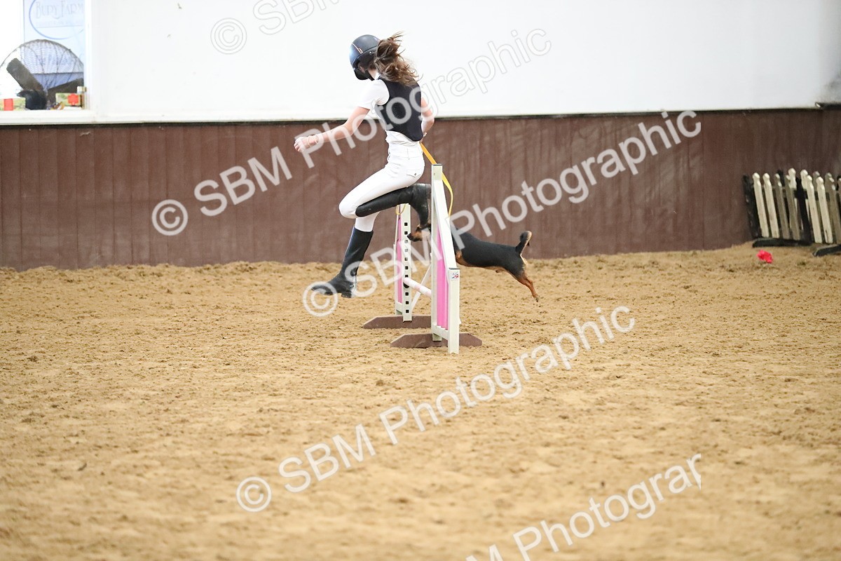 SBM_001910 - Class 3 - Horse & Hound