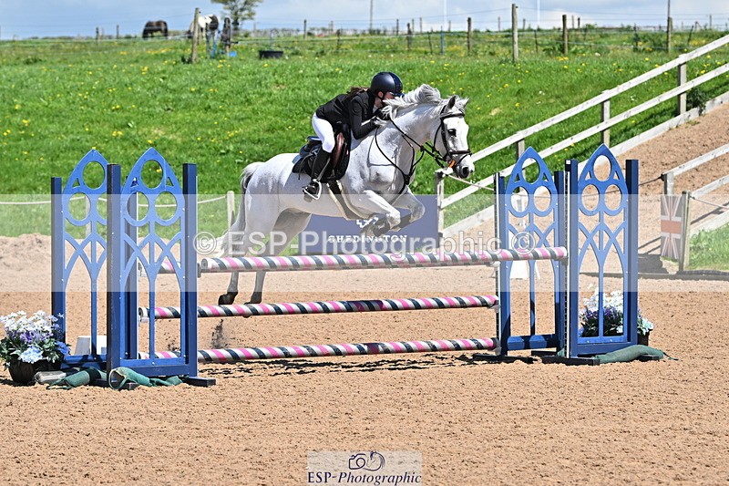 240504A-125919-01683 - Cls 4 Blue Chip Pony Newcomers & 1m Open