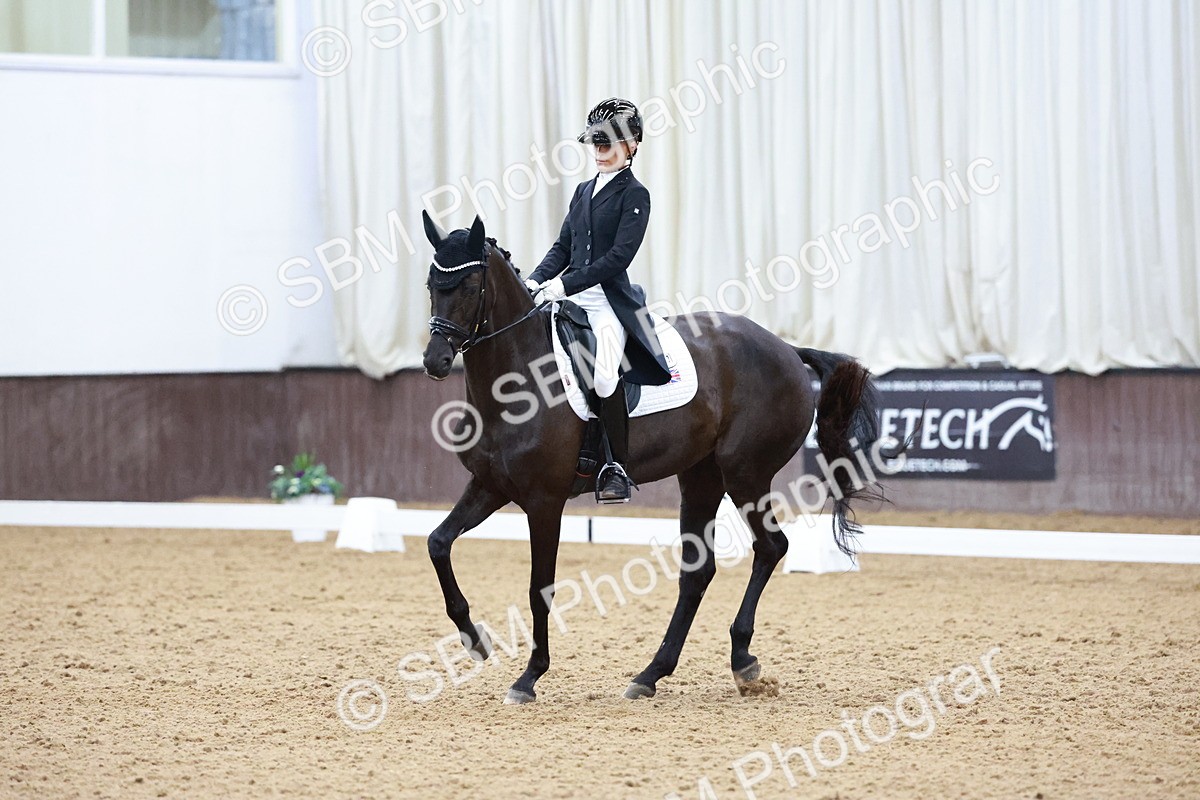 SBM_021211 - Class 14 - FEI Grand Prix - 17.40-18.34