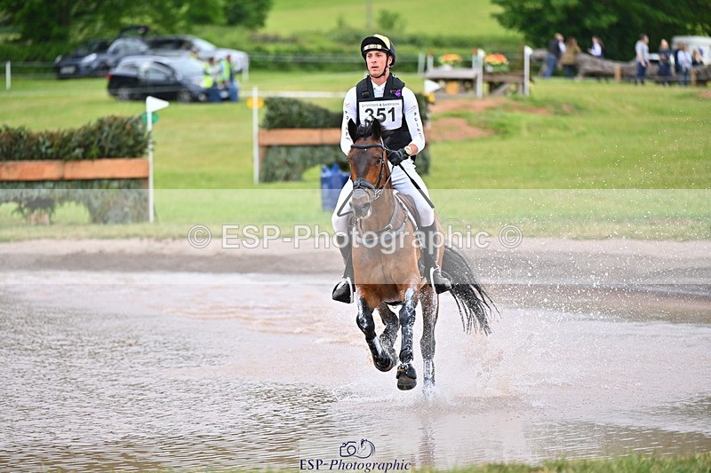 250524A-124607-10682 - B-351-Will.Rawlin-MACKENZY