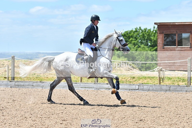 240609A-123802-05270 - Cls 18 Snr Newcomers and 1.10m Open