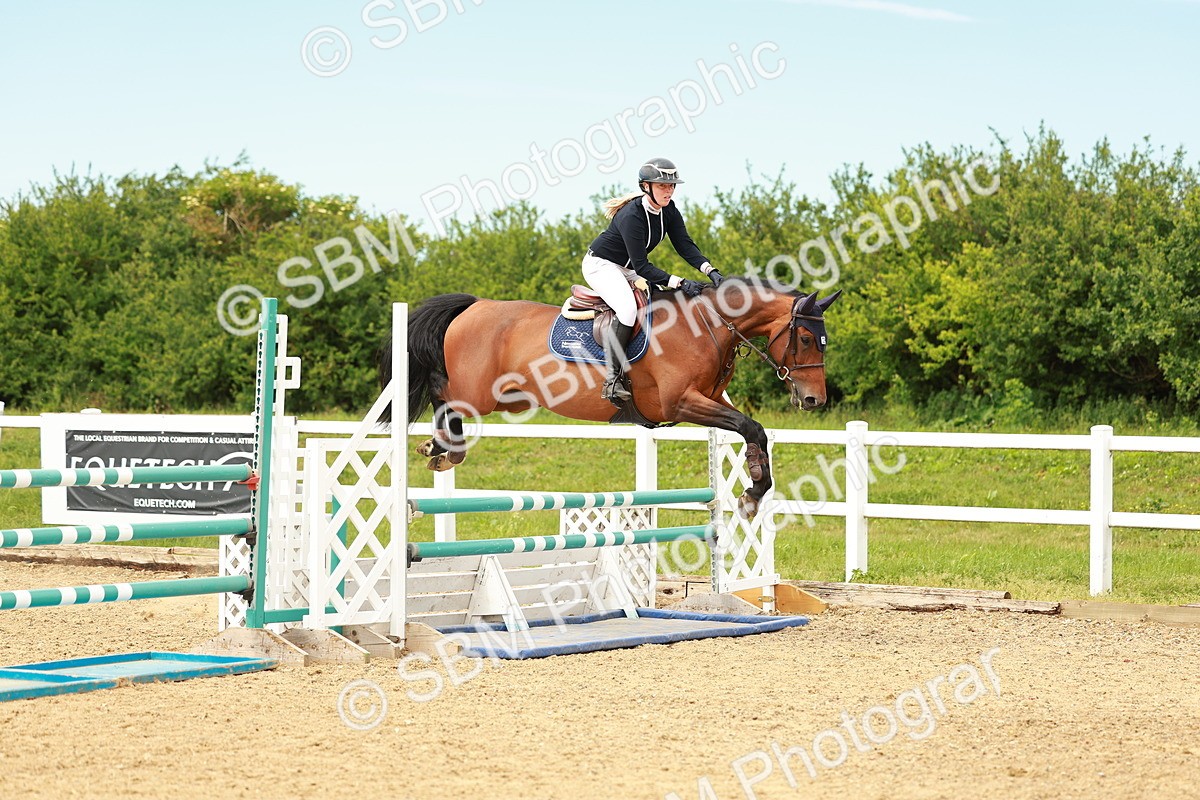 SBM_002122 - Class 4 - Senior Newcomers - 1.10m