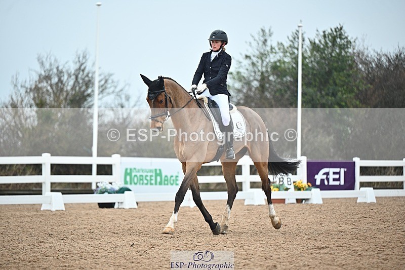 250214-134454-01989 - 217-Yasmin.Olsson-Sanderson-Top.Biats