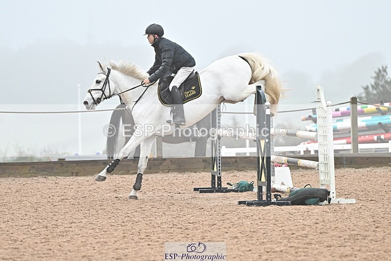 241103A-111606-06963 - SUN Cls 18 British Novice and 90cm Open