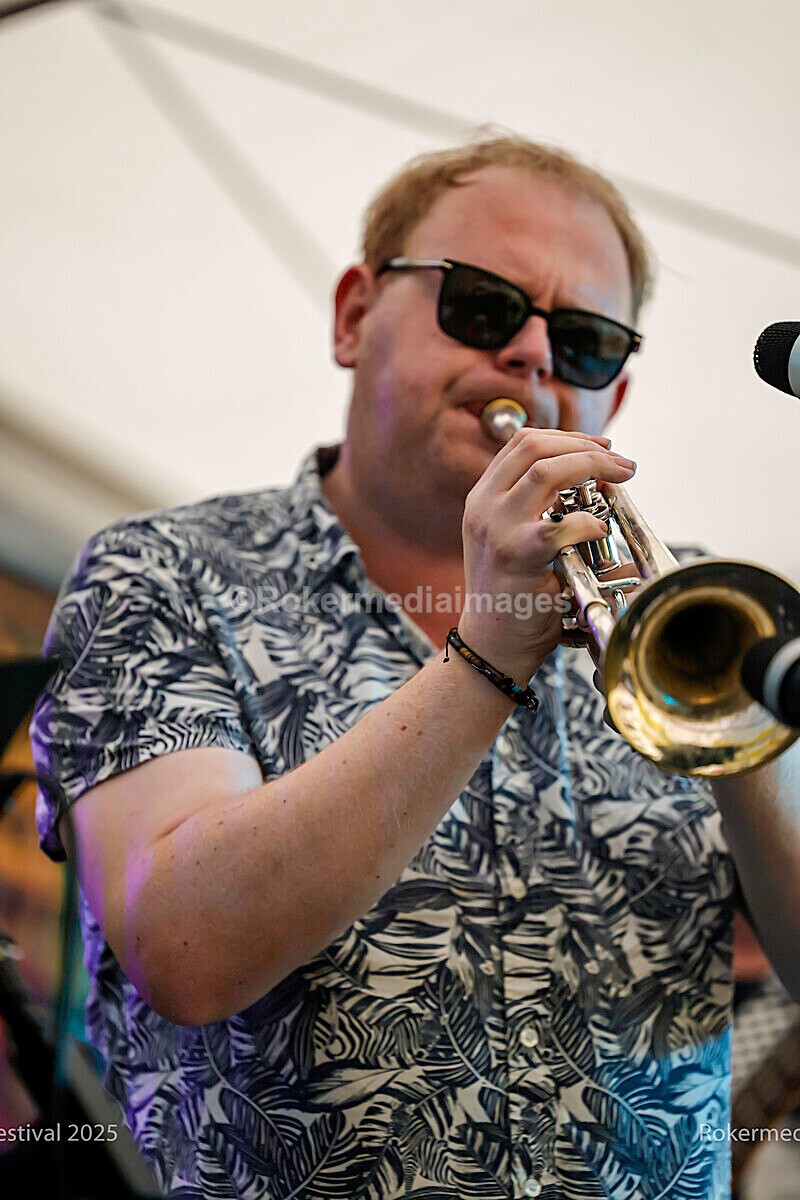 _MGL7387 - MINETY 2025