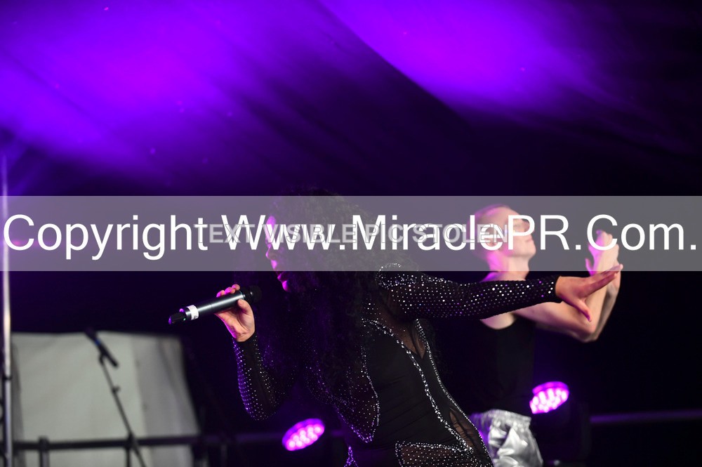 SH4_6077 - The Cher Experience