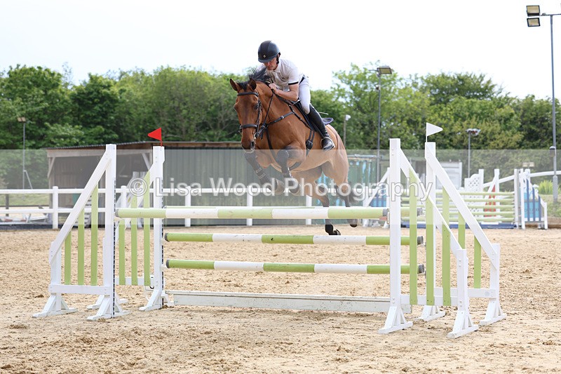 3E7A7811 - Class 8: Senior Foxhunter/1.20 open