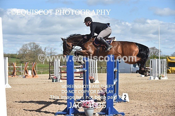 JAC_4635 - CLASS 11 SAT Andrew Hamilton Coach, RHS Foxhunter Championship Qualifier