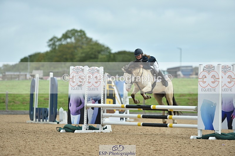 230819A-095710-00117 - Cls 36 Stepping Stones 128cm + 138cm