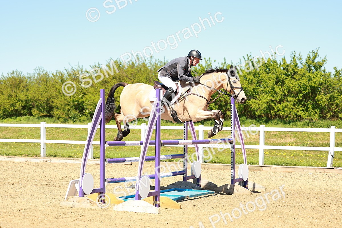 SBM_001209 - Class 4 - Senior Newcomers 1.10m