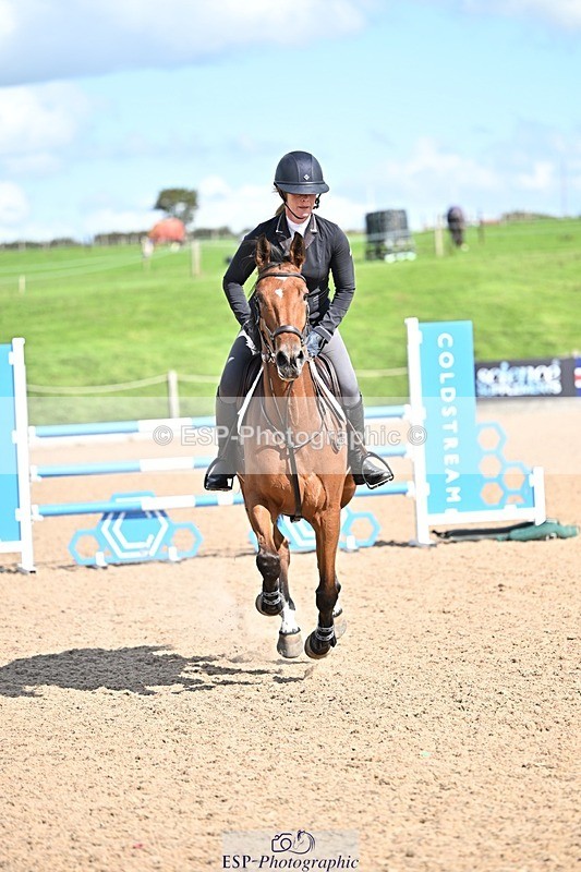 250924-130106-00327 - Cls 4 Newcomers and 1.10m Open