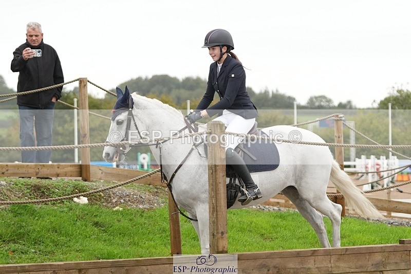 250920-155355-01522 - Cls 21 Pony Intro 80cm Derby