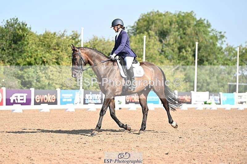 250816-100156-03032 - 096-Louisa.ChattingFirst.Mohican.II