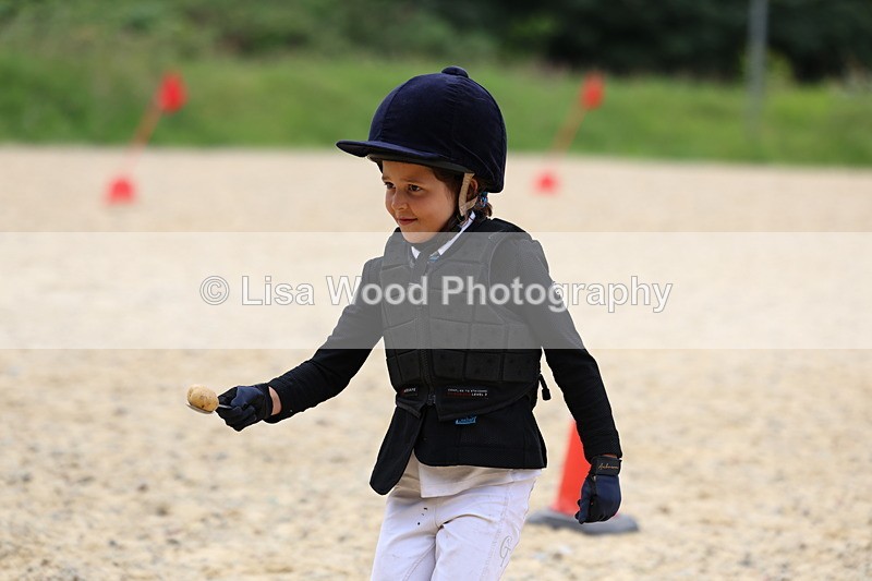 3E7A0101 - Egg and Spoon