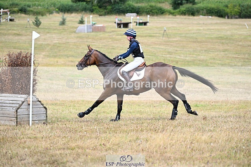 250803A-150035-15441 - P-710-Isla.Kitson-BLUES.CLOUD