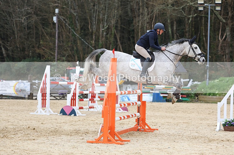 3E7A7624 - Class 8: Senior Newcomers/1.10m open