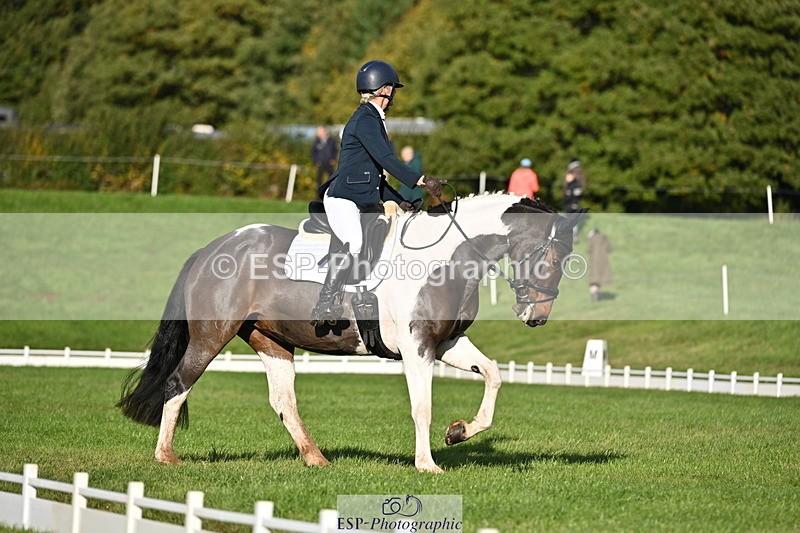 251024A-100800-08238 - G-552-Rachael.Whittaker