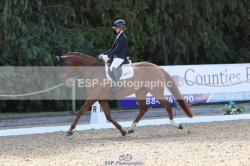 250809A-100958-02526 - 074-Robyn.WalkerSt.Giles.Voila