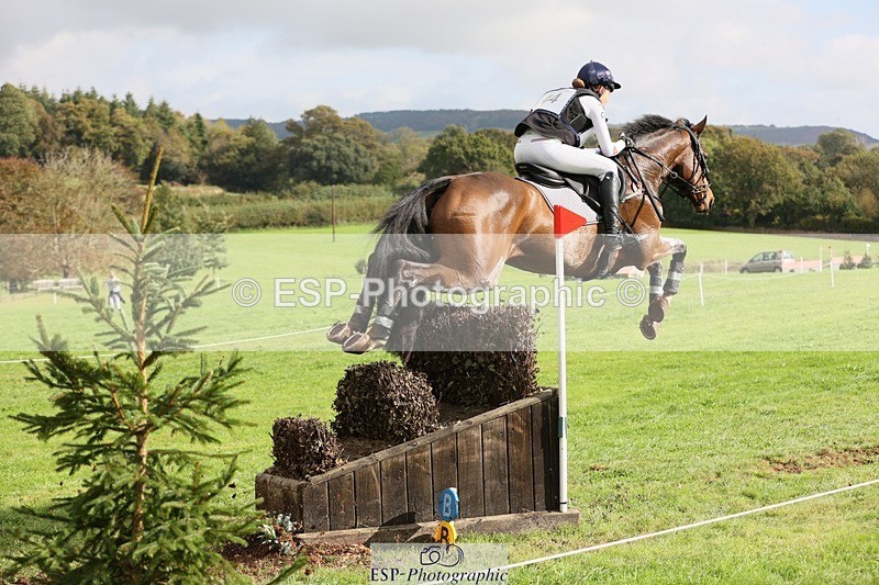 231020-121222-08724 - 044-COOLEY.ON.THE.CARDS-Charlotte.Cooke-XC