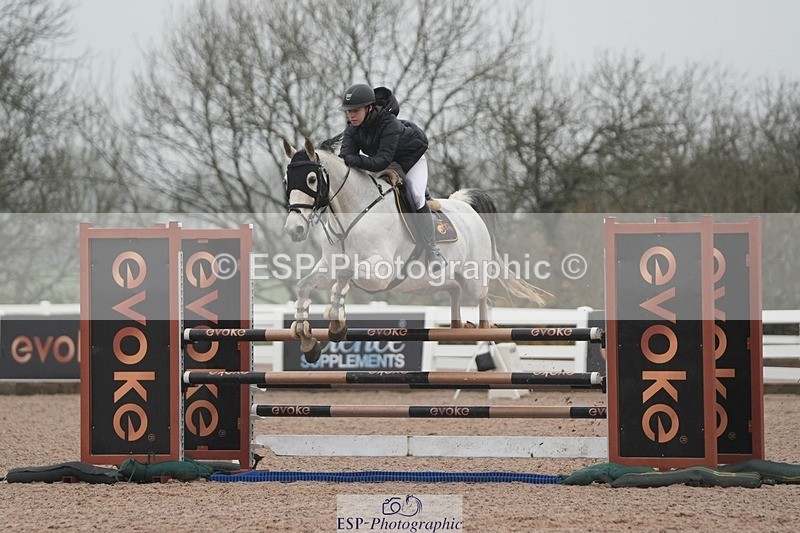 251207-121145-01997 - Cls 20 Snr Newcomers and 1.10m