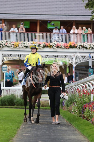 yr09102021r7-35 - Race 7 5.00pm Coral Proud Sponsors Of British Racing Finale Handicap