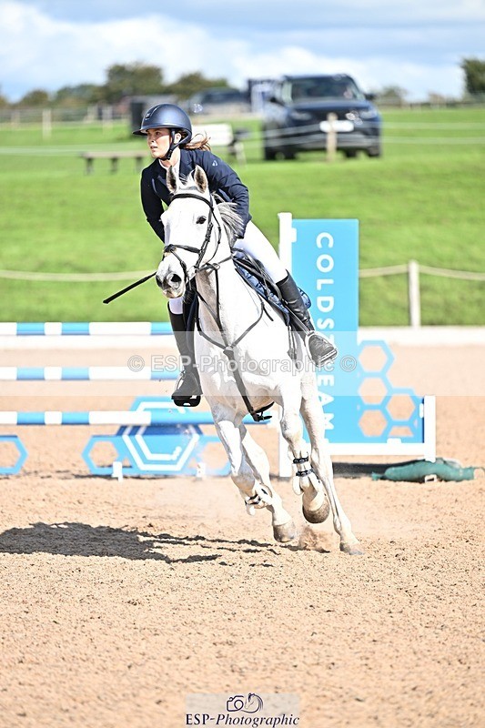 250924-122850-00257 - Cls 3 Snr 1.05m Open