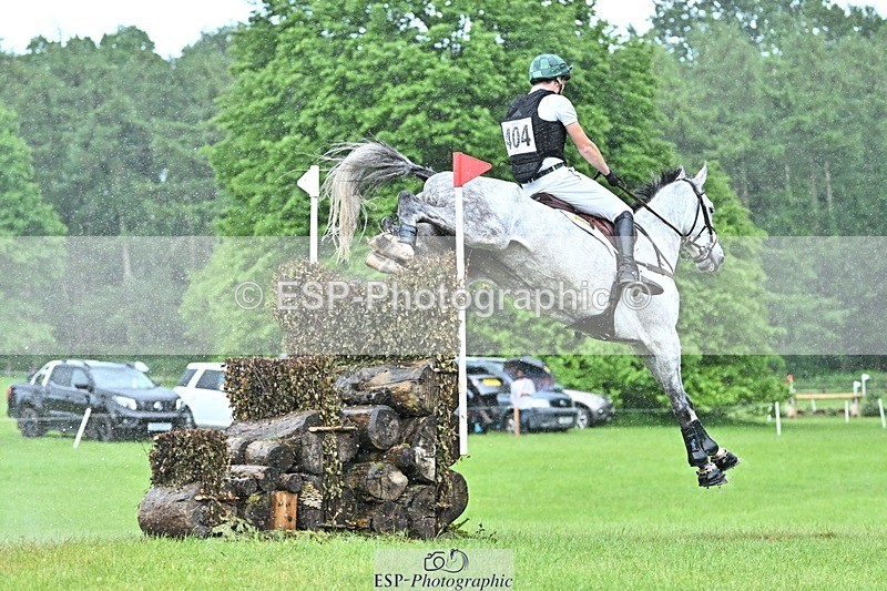 240526-124120-22135 - 404-DEERPAIRC_REVELRY-Max_Warburton