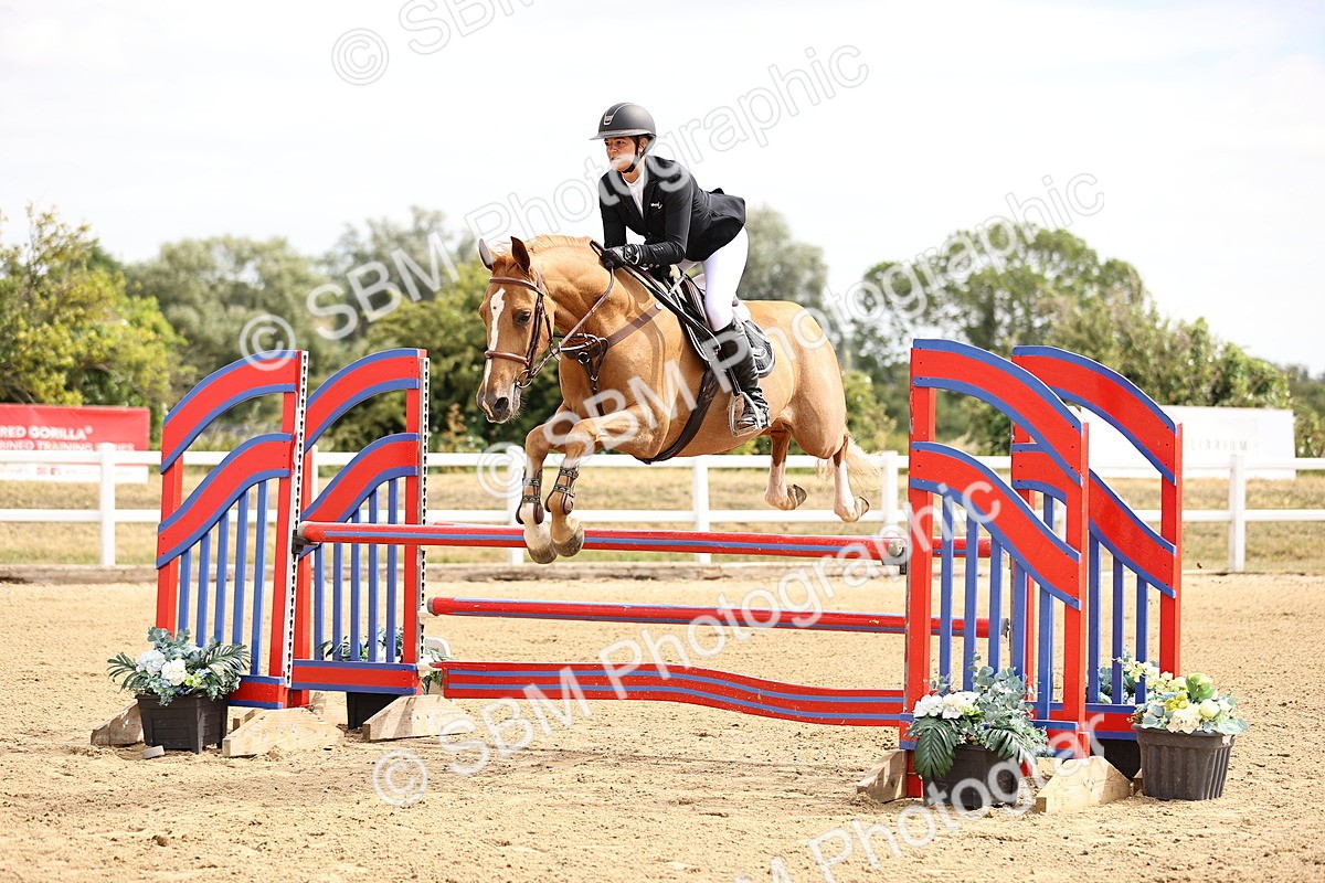 SBM_009529 - Class 8 - Senior Newcomers - 1.10  Open