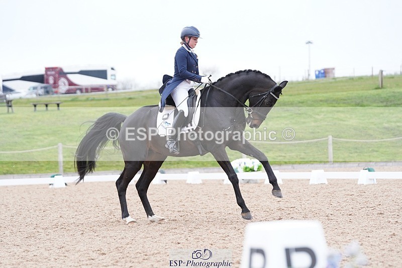 250403-161202-03260 - 003-Abbie.Newbury-Seagry.Firstamour