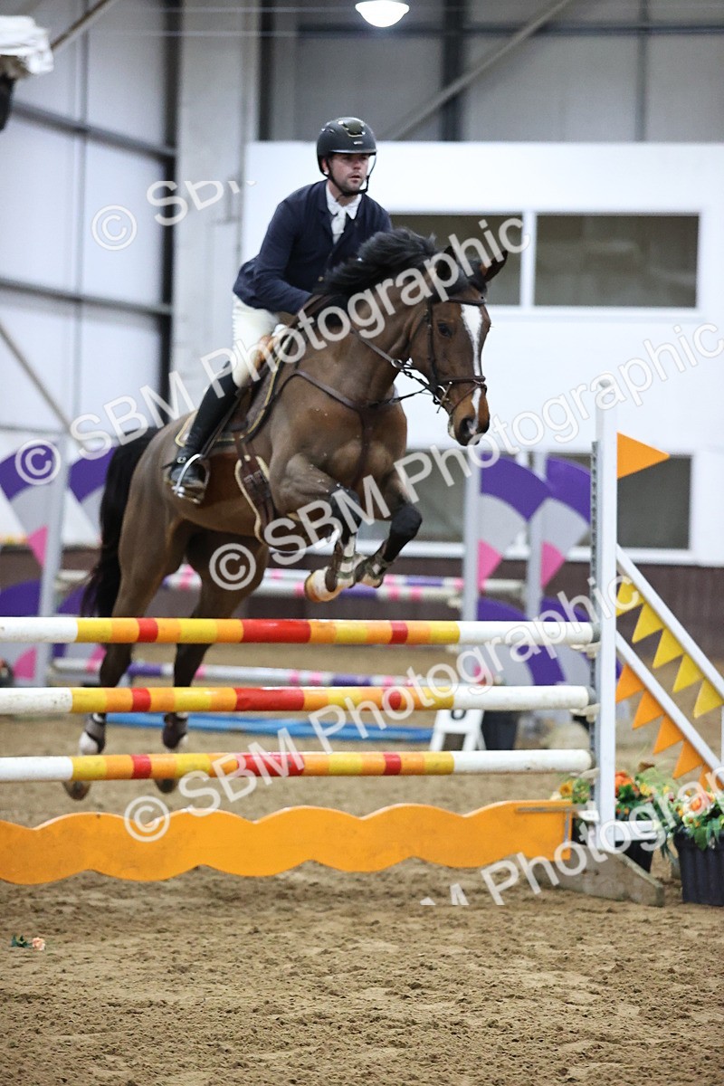 SBM_2383 - Class 9 - Senior Newcomers/ 1.10m Open
