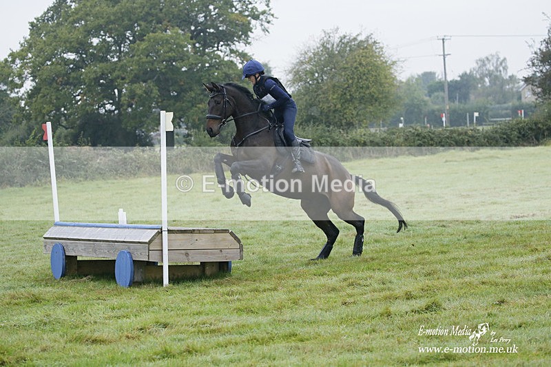 WWHT 171021 0010 - Novice Restricted (0.80m)  17/10/21