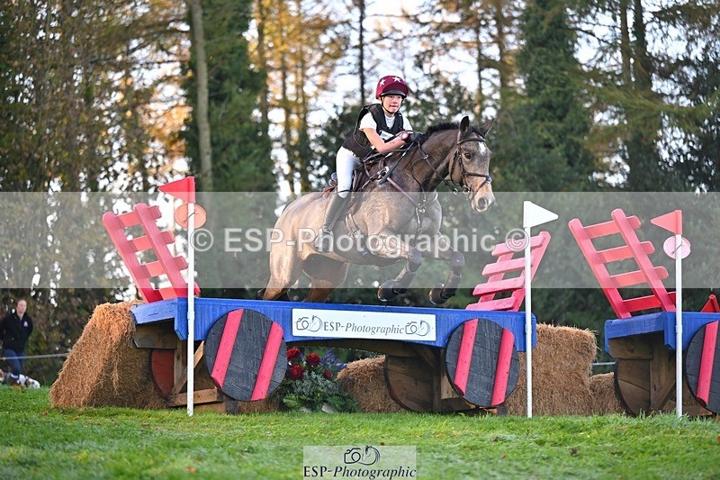 241026-094033-11023 - 319-Neve.Webber-MR.BUZZ