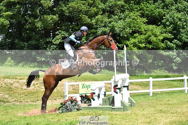 230528-134323-17104 - 462-WOODLANDS_BE_DARING-Sasha_Hargreaves-XC