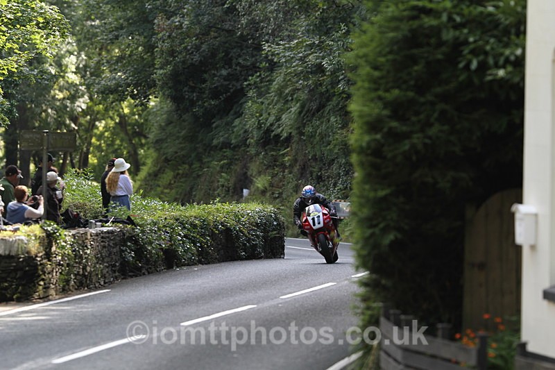 FOM_0901 - Classic TT Lap of honour