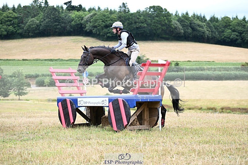 250803A-124628-13310 - M-556-Alex.Jupp-CARRY.ON.REGARDLESS