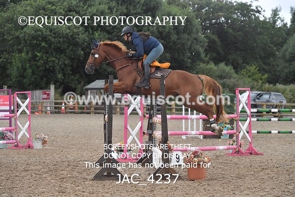 JAC_4237 - CLASS 6 Senior Newcomers/ 1.10m Open