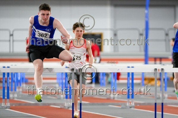 Age26SAT-926522 - Track Male Set One