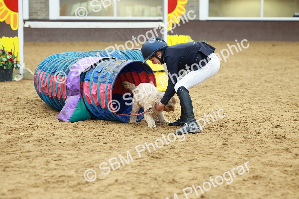 SBM_002509 - Class 3 - Horse & Hound (60cm)