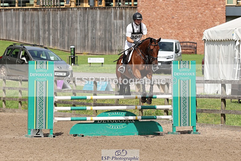 240804-104404-11246 - 306-Rupert_Batting-COOMBELAND_ALBERTS_RUMOUR_II