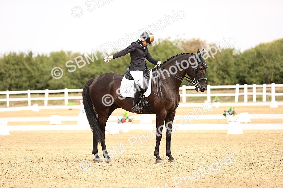 SBM_012836 - Class 2 - Advanced Medium 5 - 10.35-11.55