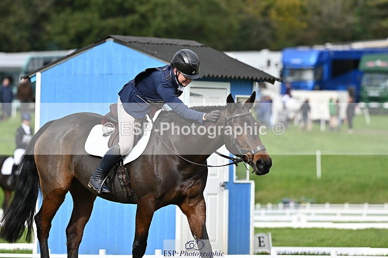 251024A-134032-12199 - D-363-Florrie.Ball